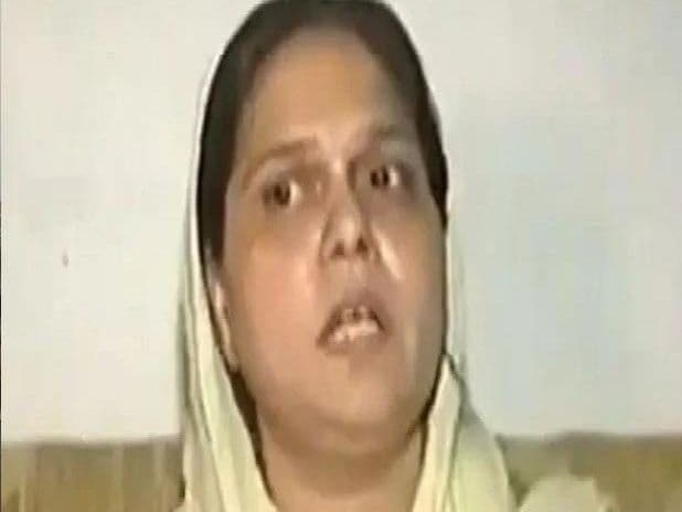 ऋचा दुबे को सुप्रीम कोर्ट से नहीं मिली राहत, 7 दिनों के अंदर आत्मसमर्पण करने का आदेश