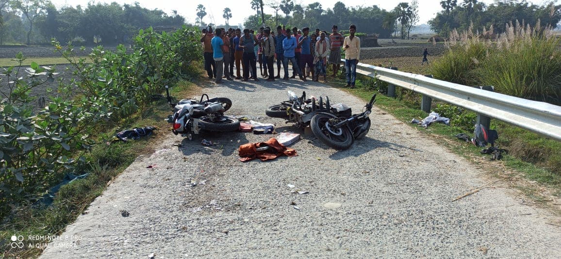 Bihar News: बाइक की डिक्की में लेकर जा रहे थे बम, सामने से टकरायी मोटरसाइकिल तो हुआ विस्फोट, 3 जख्मी