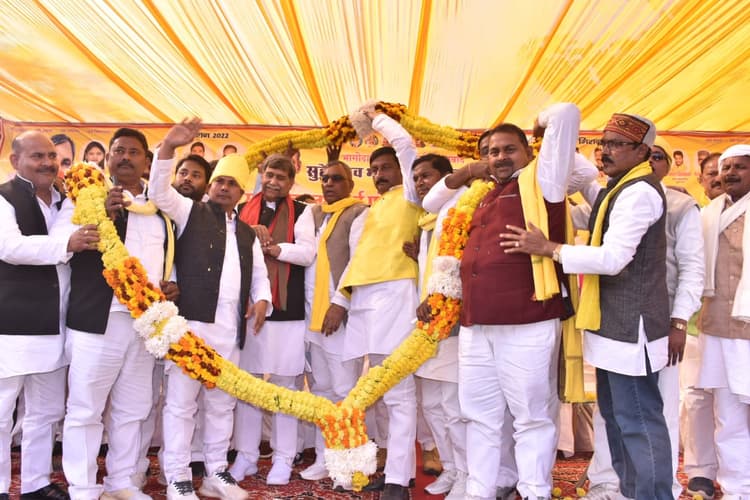 'भूखे भजन न होई गोपाला' कहकर ओम प्रकाश राजभर किस ओर साध रहे निशाना?