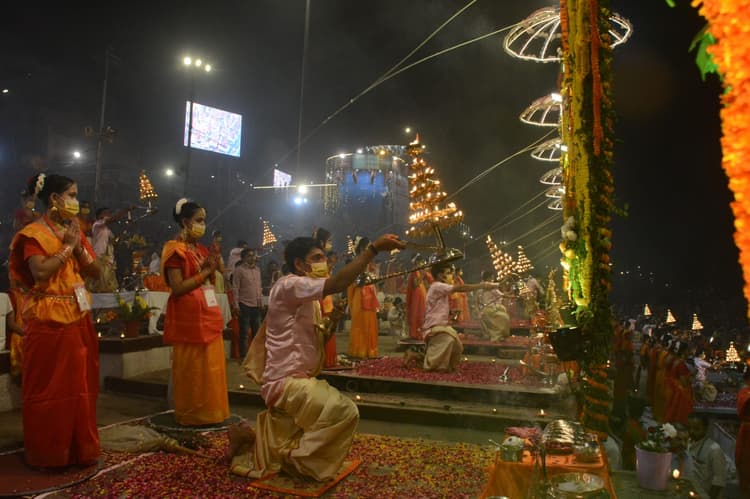 Kashi Vishwanath Dham Corridor: देव दीपावली की तर्ज पर होगी गंगा आरती, क्रूज पर बैठकर देखेंगे पीएम मोदी