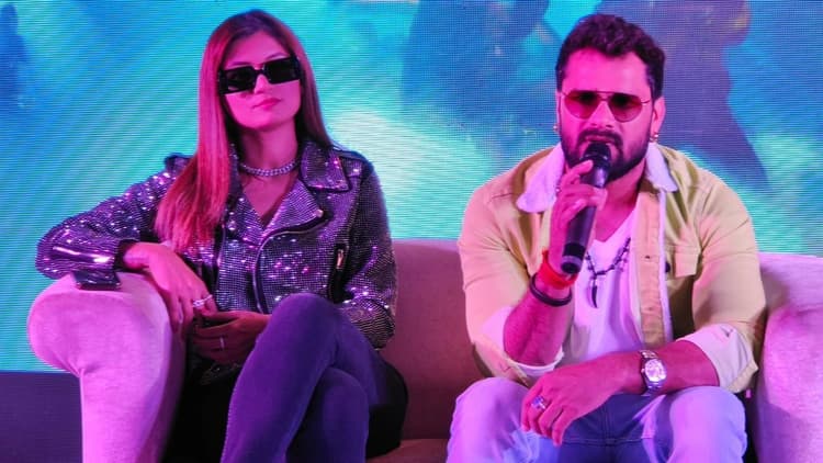 खेसारी लाल यादव और शिप्रा गोयल का 'रोमांटिक राजा' गाना रिलीज, फैंस बोले- वाह क्या जोड़ी है