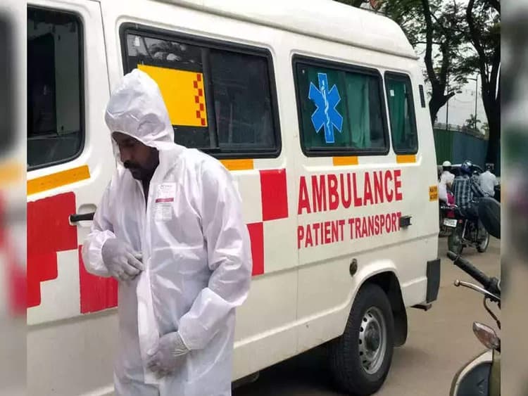 Bihar News: अस्पताल में नहीं मिली जगह, सड़क पर खड़ी एंबुलेंस में निकालनी पड़ी आंख