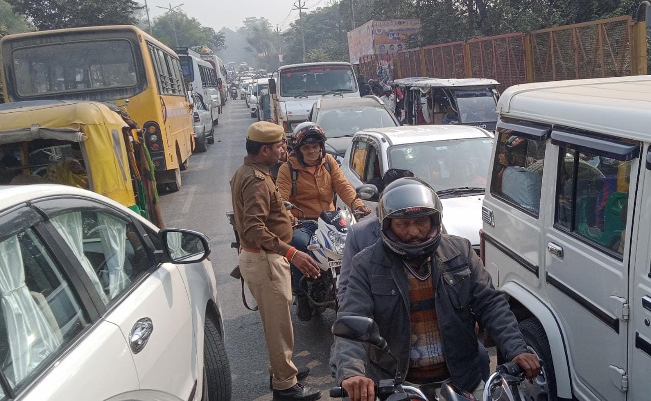 बीजेपी की जन विश्वास यात्रा से लगा जाम, घंटों फंसी रही एम्बुलेंस, मरीज के बेटे ने कही यह बात