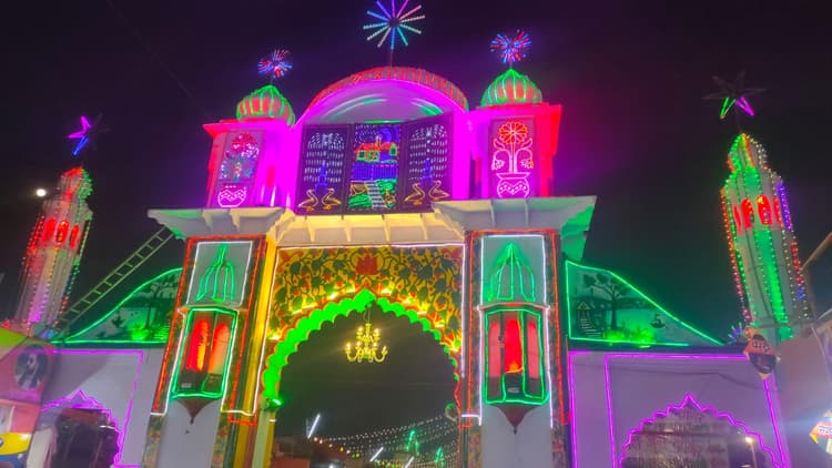 Aligarh News: नाइट कर्फ्यू से नुमाइश दुकानदारों में बढ़ी मायूसी, कहा- नहीं निकल पा रहा दुकान का खर्च