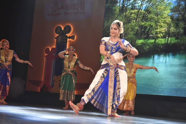 काशी फिल्म महोत्सव का दूसरा दिन हेमा मालिनी के नाम, नृत्य प्रस्तुति ने दर्शकों को किया मंत्रमुग्ध
