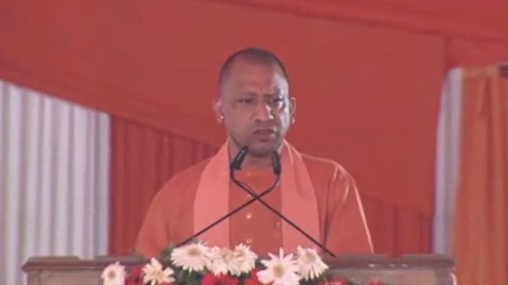 सीएम योगी ने राष्ट्रपिता महात्मा गांधी की पुण्यतिथि पर अर्पित की श्रद्धांजलि, गोमती नदी पर करेंगे दीपदान