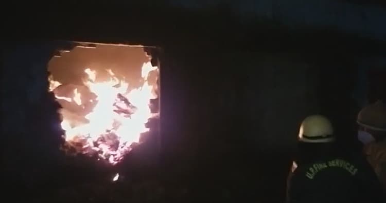 दिवाली पर 17 जगहों पर पटाखे की आग से निकला दिवाला, एक करोड़ से अधिक की संपत्ति राख