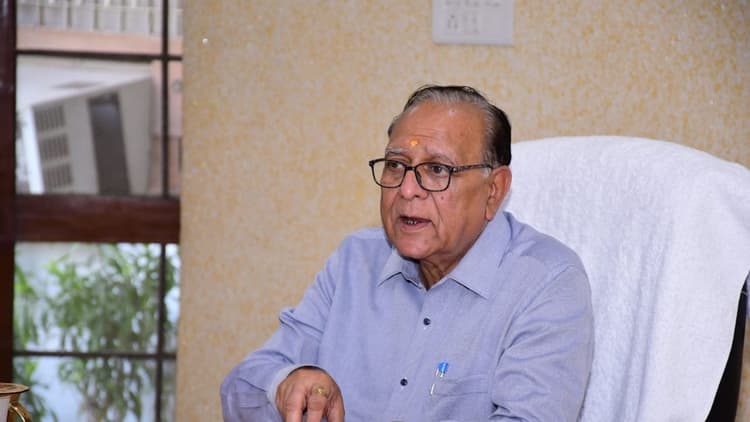 Agra News: डॉक्टर भीमराव आंबेडकर विश्वविद्यालय के कुलपति ने दिया इस्तीफा, जानें वजह