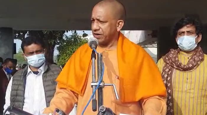 UP News: नवरात्रि के पहले ही दिन सीएम योगी का बड़ा फैसला, यूपी में फिर से सक्रिय होगा एंटी रोमियो स्कॉवड