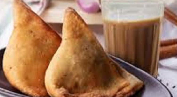 UP Election 2022 : अलीगढ़ में नेताजी की टोपी 13 रुपये तो चाय-समोसा 10 में, प्रत्याशियों के लिए तय हुआ रेट