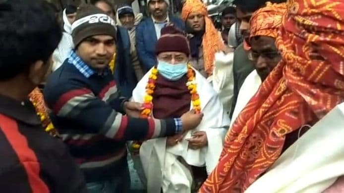 UP Election 2022: न आचार संहिता, न कोविड गाइडलाइन का पालन, बीजेपी प्रत्याशियों पर दर्ज होगा मुकदमा?