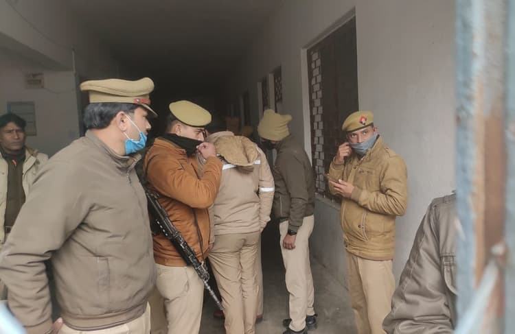 औरैयाः स्कूल में पति-पत्नी की हत्या, तीसरी मंजिल पर मिला शव