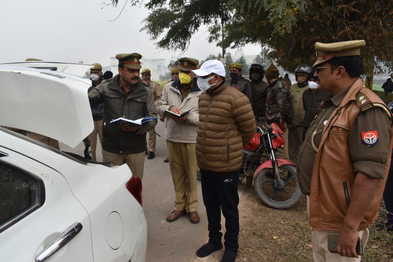 आगरा में कुरियर कंपनी के कर्मचारियों से 200 किलो चांदी की लूट, जांच में जुटी पुलिस