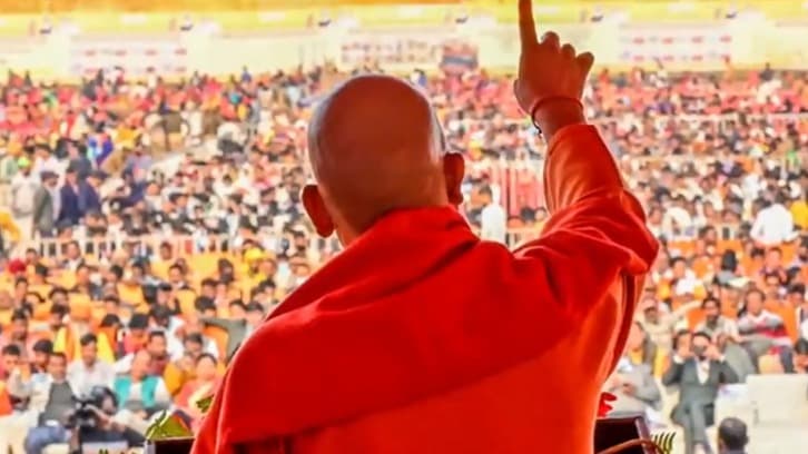 'यूपी में सब बा' के बाद 'बाबा का भौकाल', कोरोना संकट में ऐसे जनता तक पहुंच रही बीजेपी