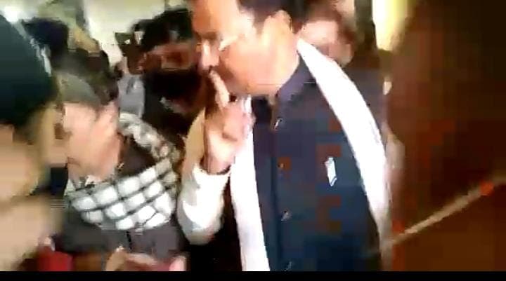 डिप्टी सीएम केशव प्रसाद मौर्य के खिलाफ महिलाओं ने की जमकर नारेबाजी, वीडियो वायरल, सपा-कांग्रेस का हमला