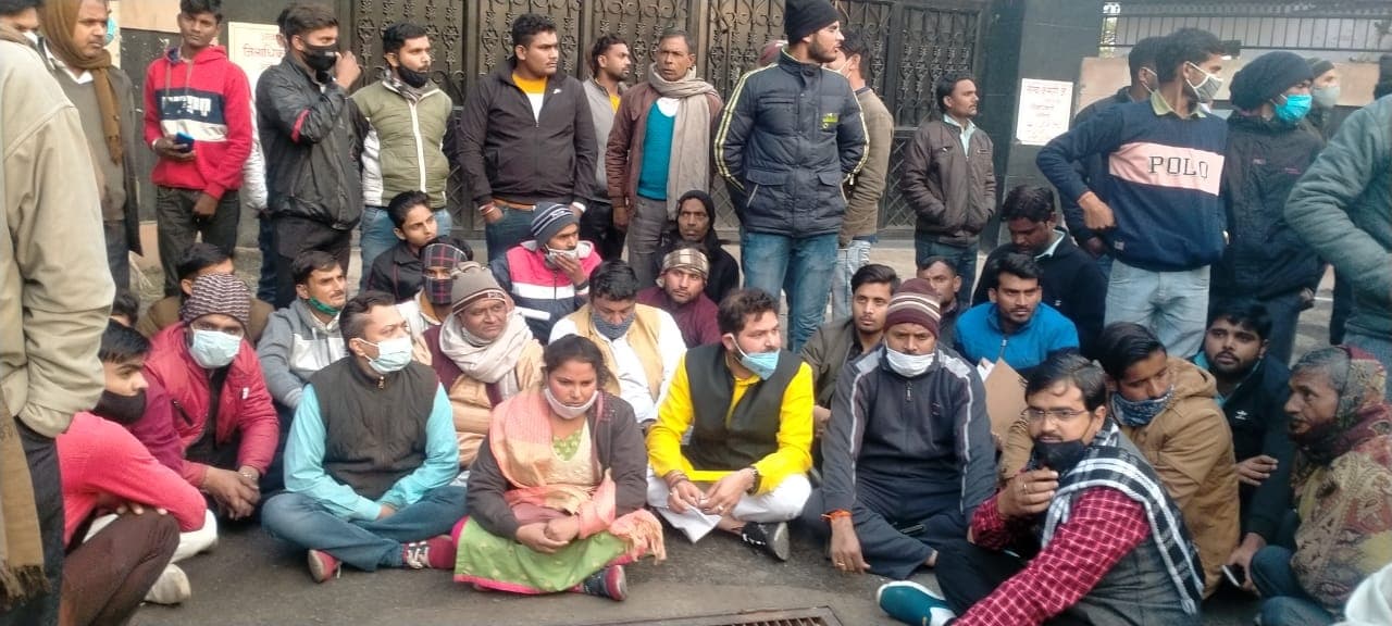 जनसत्ता दल लोकतांत्रिक और राष्ट्रीय क्रांति पार्टी समेत 3 प्रत्याशियों पर एफआईआर दर्ज