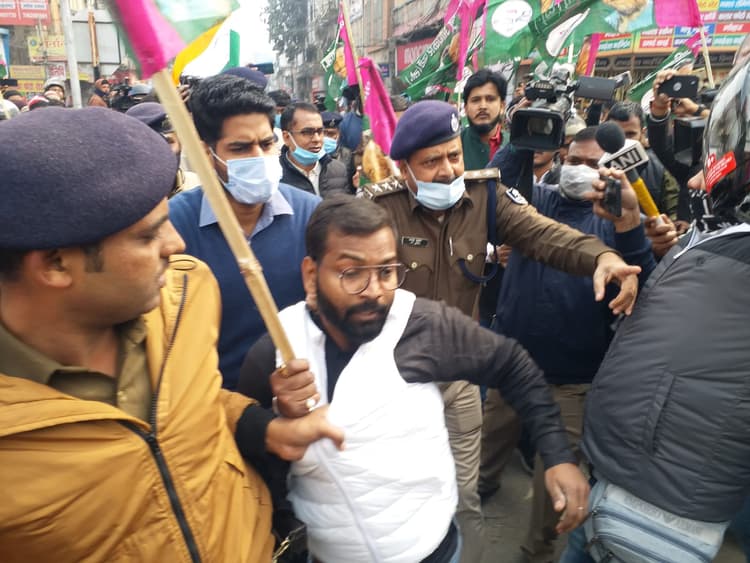 Bihar Band : पटना में सड़क पर दिखी पप्पू यादव की पार्टी, नहीं दिखे एक भी छात्र