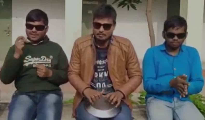 कॉमेडियन अभय ने 'अब तो नेत्रहीन भी वंचित हुए पढ़ाई से...' गाने के जरिये बयां किया अपना दर्द, देखें Video