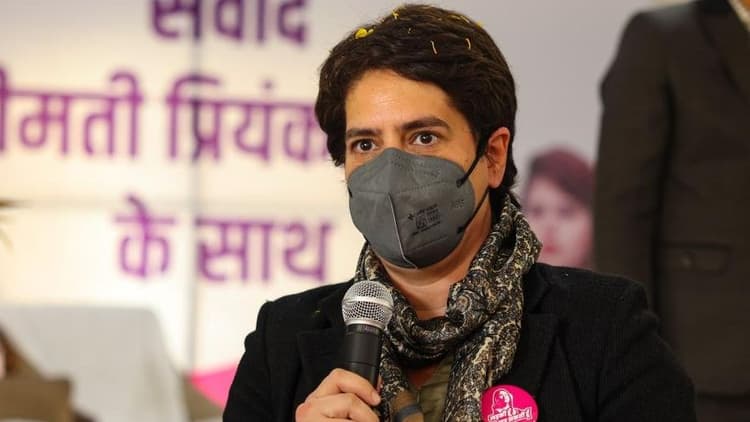 UP Election 2022 : प्रियंका गांधी ने बीजेपी पर बोला हमला, कहा- सरकार नहीं चाहती कि चुनाव मुद्दों पर हो