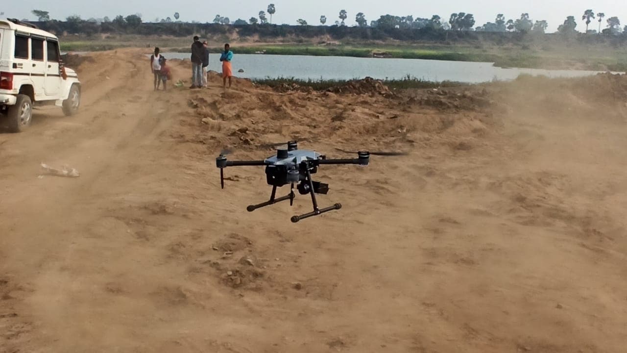 गंगा किनारे सभी गांवों में ड्रोन से होगी कार्रवाई, बिहार के 12 जिलों में 17 ड्रोन रखेंगे शराबियों पर नजर