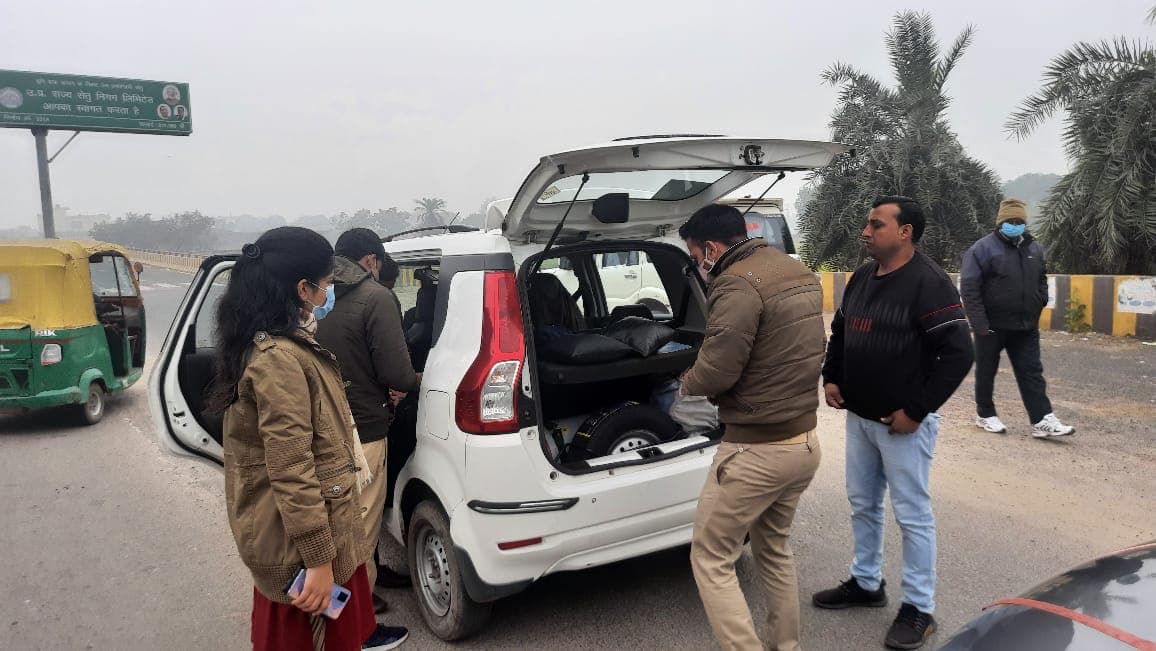 अलीगढ़ में पुलिस ने जब्त किए 48.86 लाख, चुनाव के दौरान पैसों के साथ रखें ये डाक्यूमेंट्स