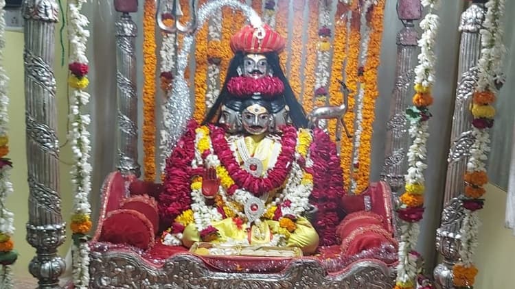 Varanasi News: बसंत पंचमी पर बाबा विश्वनाथ का होगा तिलकोत्सव, दुग्धाभिषेक के बाद अर्पित किया जाएगा फलाहार