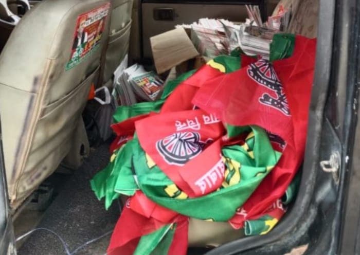 बरेली में सपा प्रत्याशी अगम मौर्य की गाड़ी से प्रचार सामग्री बरामद, आचार सहिंता का मुकदमा लिखने की तैयारी