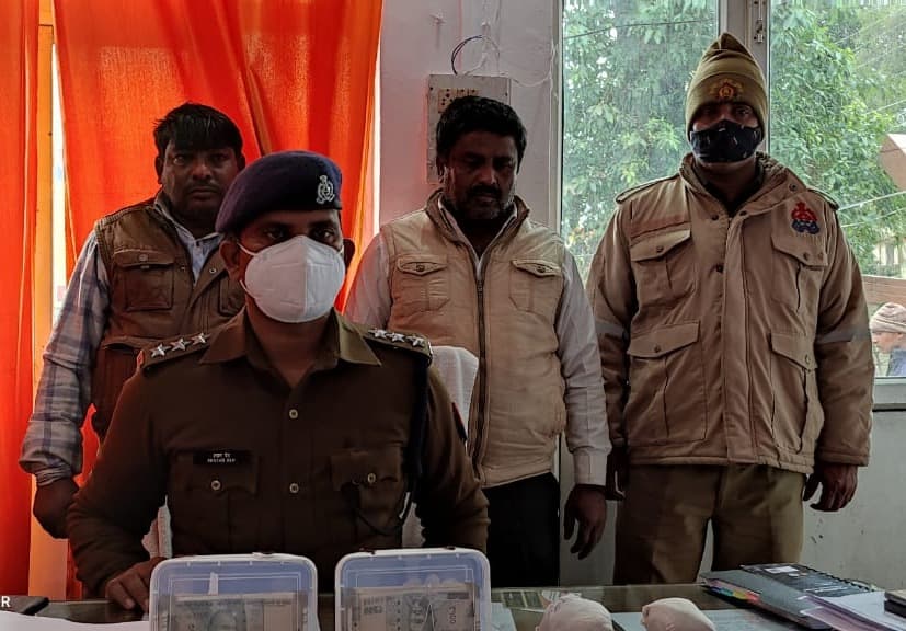 गोरखपुर में पुलिस ने 2 जहर खुरानों को किया गिरफ्तार, हैदराबाद के यात्री से की थी लूट