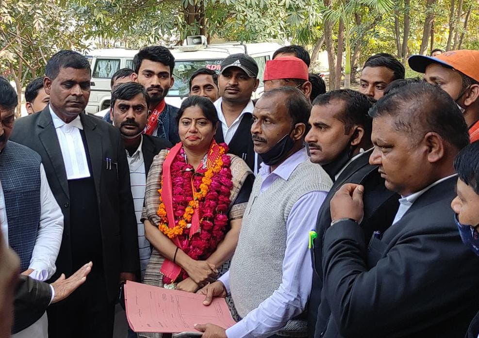 केशव मौर्य के खिलाफ पल्लवी पटेल उतारी मैदान में, नामांकन के बाद कहा- शेर की बेटी कौशांबी की बहू हूं...