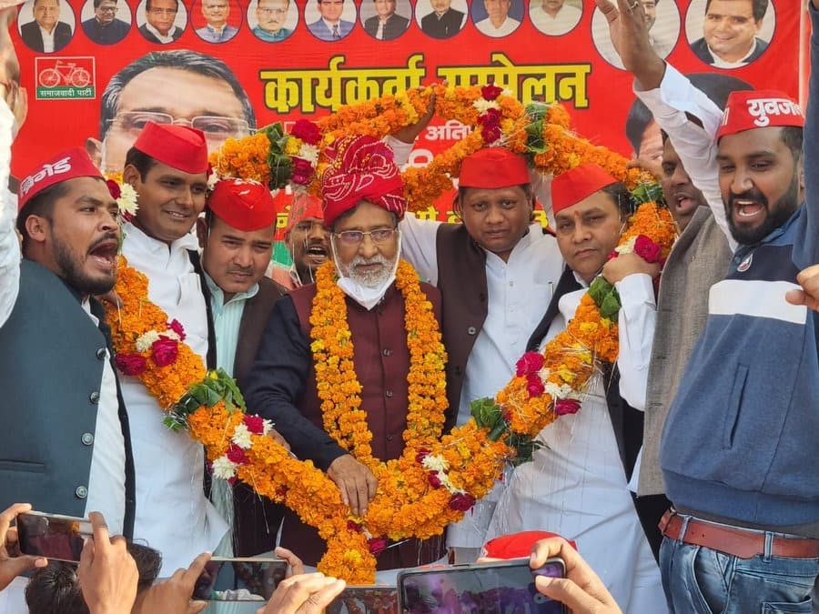 UP Chunav 2022: नेता प्रतिपक्ष रामगोविंद चौधरी के पास कैश सिर्फ 25 हजार रुपये, जानें कितनी है संपत्ति