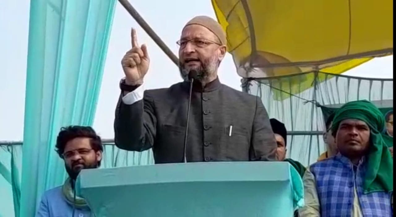 असदुद्दीन ओवैशी ने SP-BJP पर साधा निशाना, कहा- एक भाजपा का, तो दूसरा मुसलमानों का खौफ दिखाकर ले रहें वोट