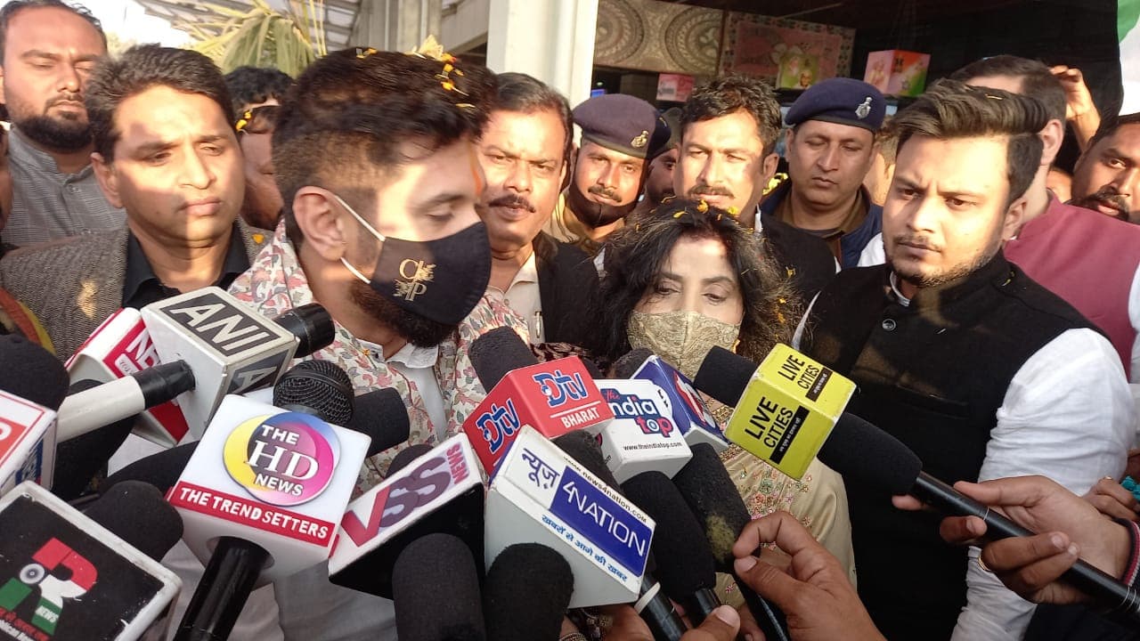 Bihar politics मां के साथ पटना पहुंचे चिराग, पढ़िए क्यों 15 को कार्यकर्ताओं के साथ उतरेंगे सड़क पर