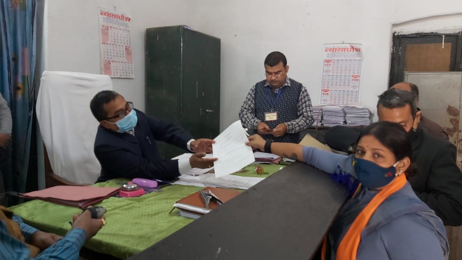 UP Election 2022: नंद गोपाल नंदी ने अपनी पत्नी अभिलाषा को बताया लकी, कही ये बात