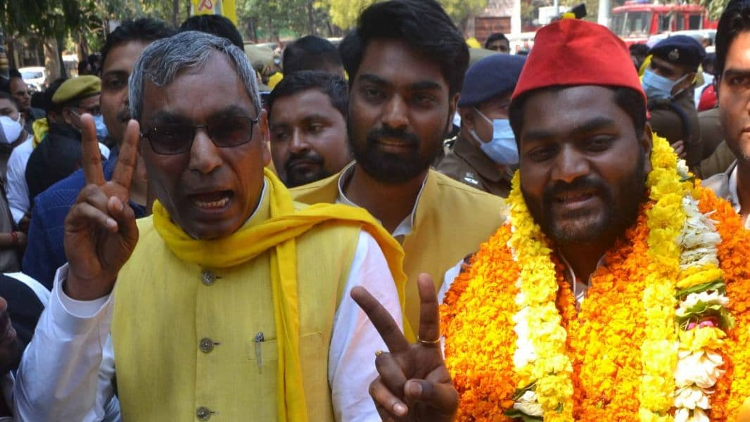 UP Chunav 2022: बेटे के खिलाफ प्रदर्शन पर ओपी राजभर बोले- सपा-सुभासपा गठबंधन से घबरा गई है बीजेपी