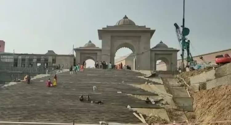 Varanasi News: गंगा स्नान कर अब सीधे काशी विश्वनाथ धाम जा सकेंगे श्रद्धालु, जानें क्या है नयी व्यवस्था