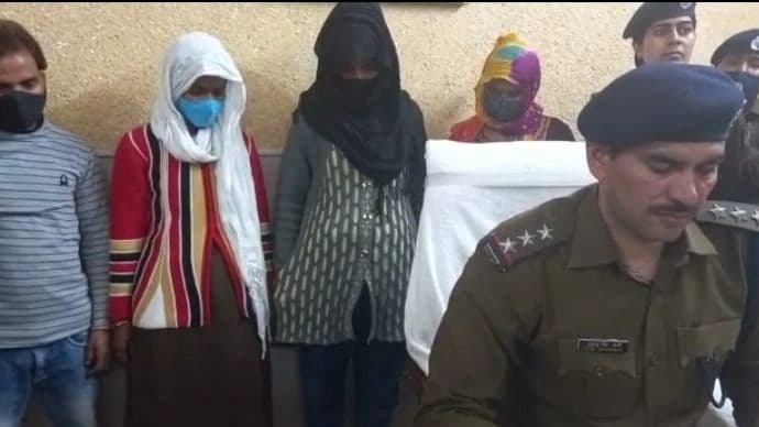 Agra News: आरपीएफ ने 62 किलो गांजे के साथ चार तस्करों को किया गिरफ्तार, तीन महिलाएं भी शामिल
