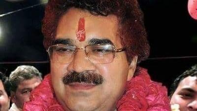 Allahabad High Court से पूर्व कैबिनेट मंत्री रामवीर उपाध्याय को लगा झटका, SC/ST मामले में समन बरकरार