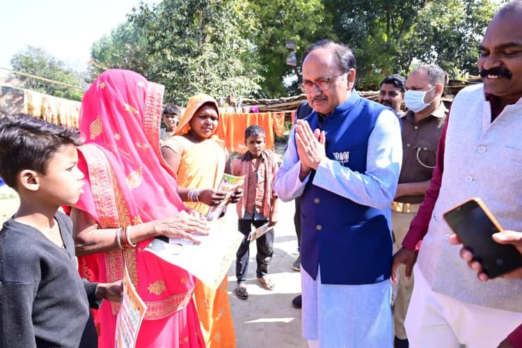 Prayagraj News: कैबिनेट मंत्री सिद्धार्थ नाथ सिंह को नहीं जानते शहर पश्चिमी के मतदाता, कही यह बातें