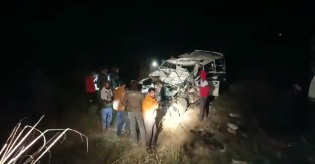 Bihar News: बक्सर में बस-स्कॉर्पियो की भीषण टक्कर, कई लोगों की मौत, दर्जन भर से अधिक जख्मी