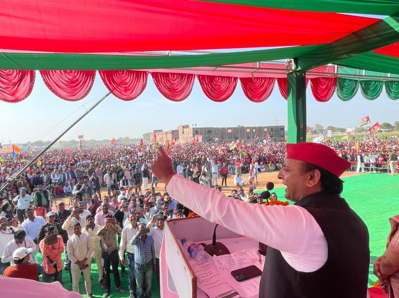 अखिलेश यादव ने सिराथू में केशव प्रसाद मौर्य को 26 बार कहा स्टूल मंत्री, अमित शाह पर भी साधा निशाना