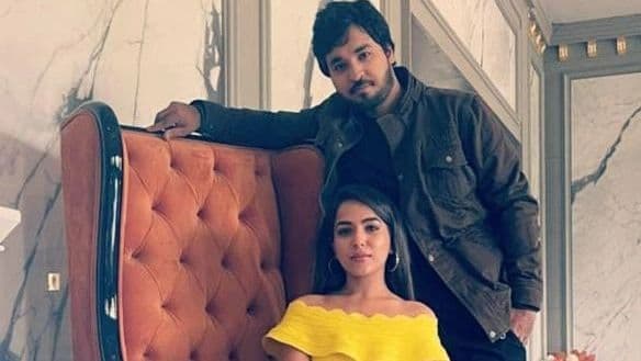 Aligarh News: गायक आयुष सक्सेना का म्यूजिक एल्बम 'नखरो रानी' लांच, जल्द बनाएंगे वेब सीरीज