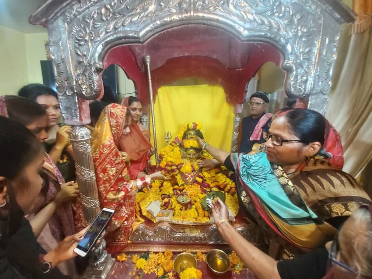 वाराणसी के विश्वनाथ मंदिर में भगवान शिव-पार्वती के विवाहोत्सव की तैयारियां पूरी, विधि विधान से होगा विवाह