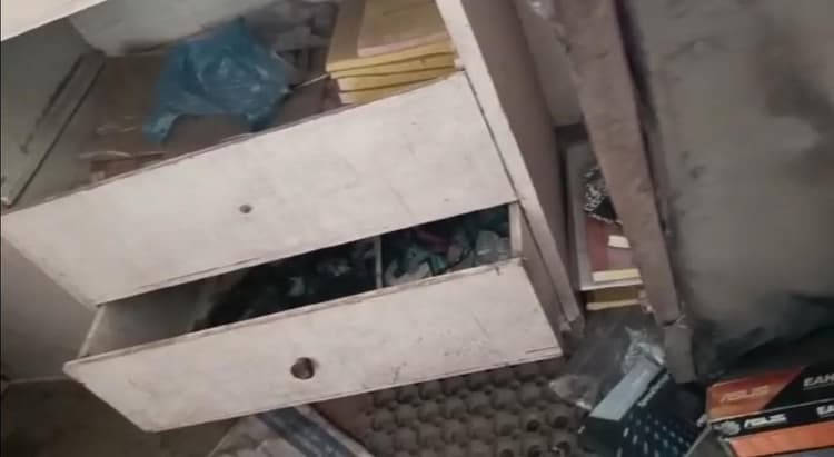 बरेली में मोबाइल शॉप से 50 हजार की नगदी समेत लाखों की चोरी, ऐसे दिया चोरों ने घटना को अंजाम