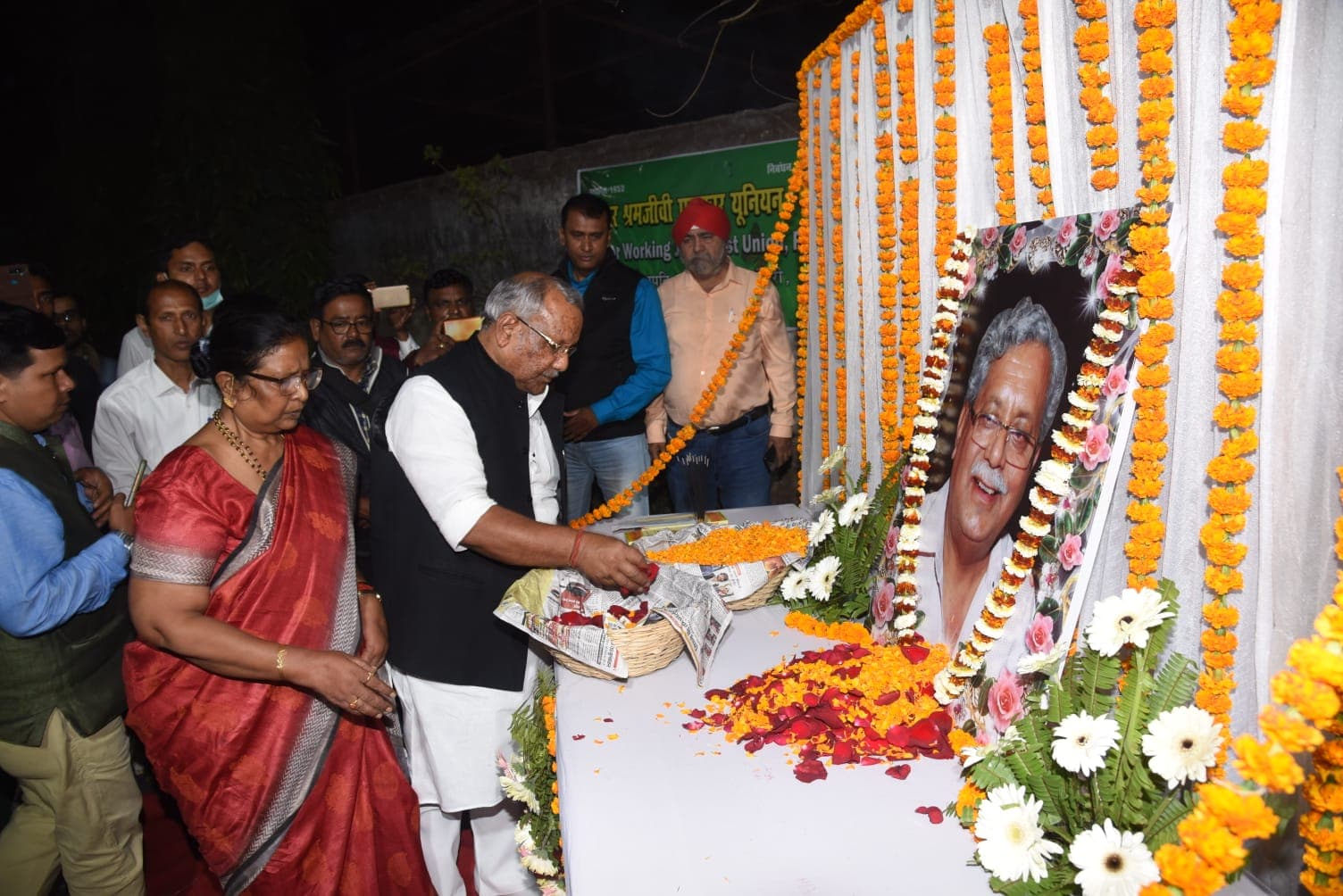 डिप्टी सीएम तारकिशोर प्रसाद और रेणु देवी ने   शैलेंद्र दीक्षित को दी श्रद्धांजलि