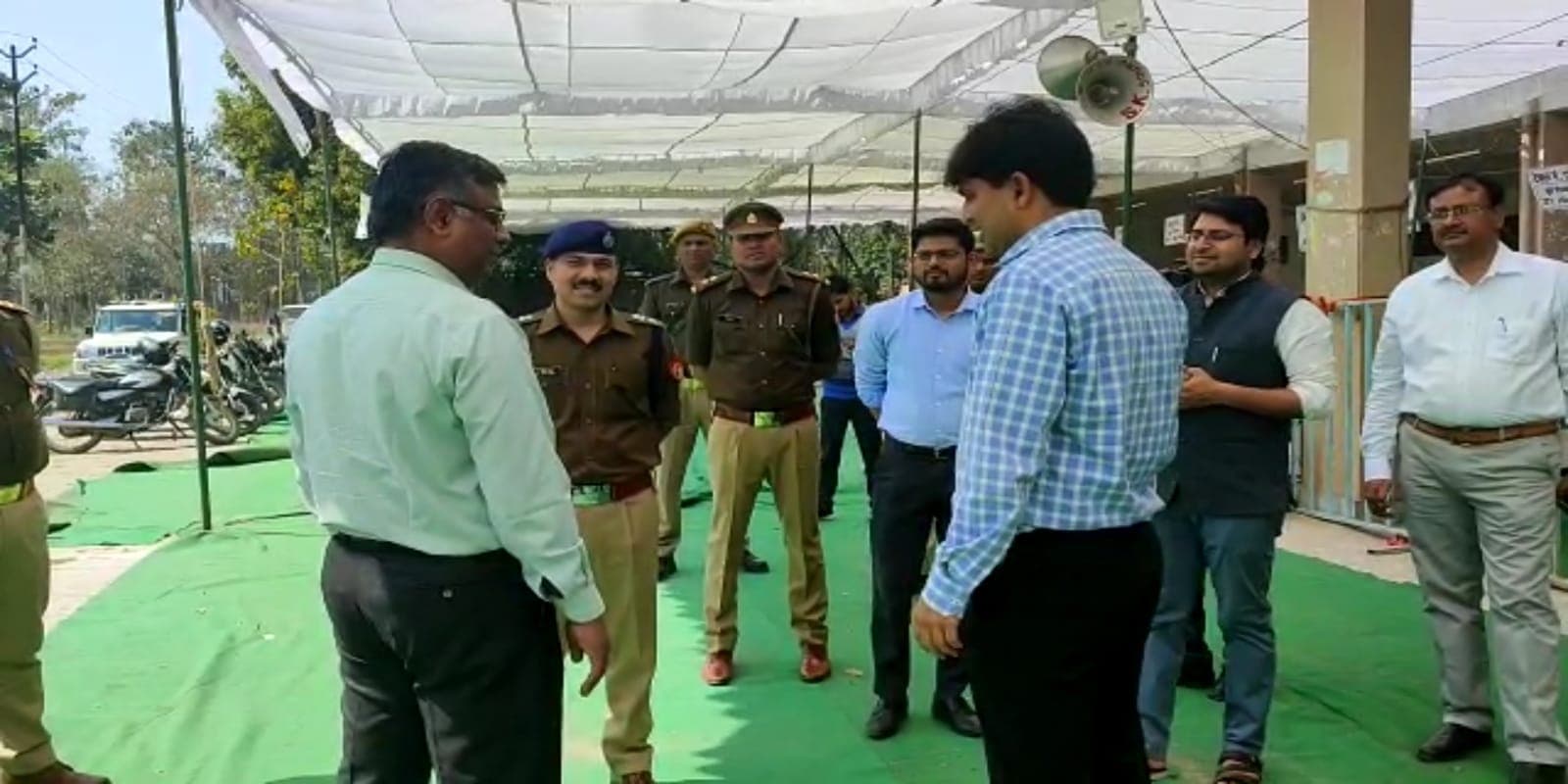 गोरखपुर में डीएम-एसएसपी ने मतगणना स्थलों का किया निरीक्षण, अधिकारियों को दिए दिशा-निर्देश
