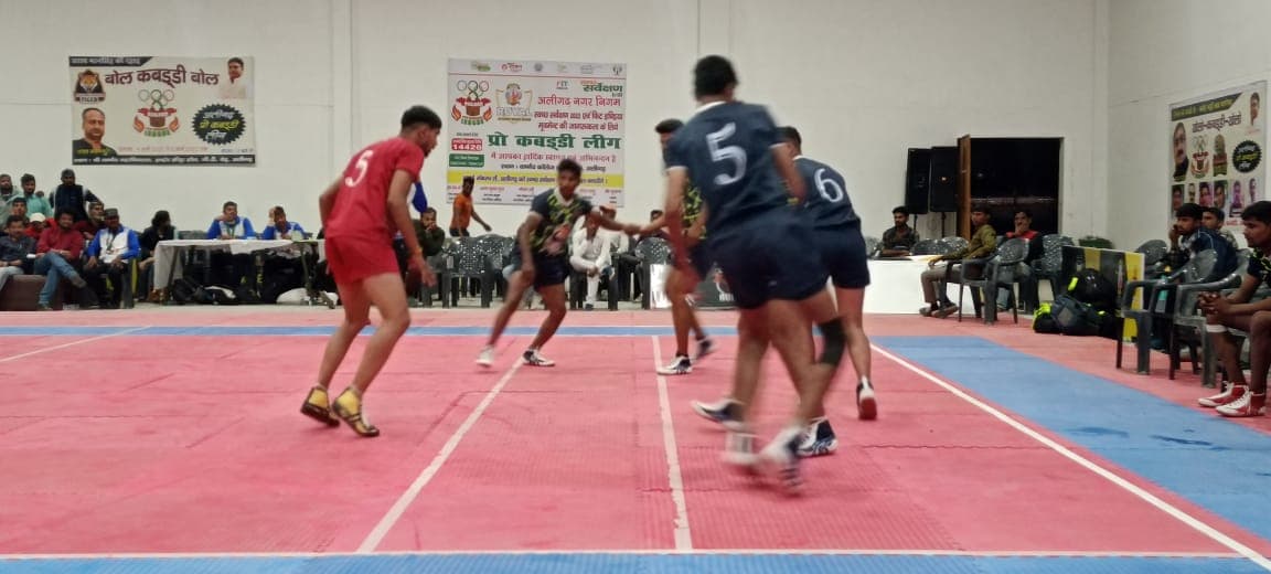 Aligarh News: अलीगढ़ प्रो कबड्डी लीग शुरू, 6 पोइंट के साथ छर्रा लायन सबसे आगे