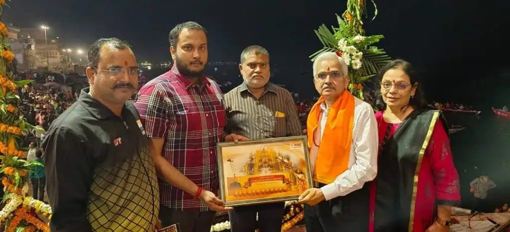 Varanasi News: RBI गवर्नर शक्तिकांत दास गंगा आरती में हुए शामिल, बोले- काशी आना मेरे लिए सौभाग्य की बात