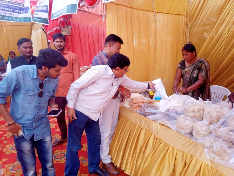 Prayagraj News: होली पर लोग खरीद सकें शुद्ध खोवा, नाबार्ड ने की बड़ी पहल