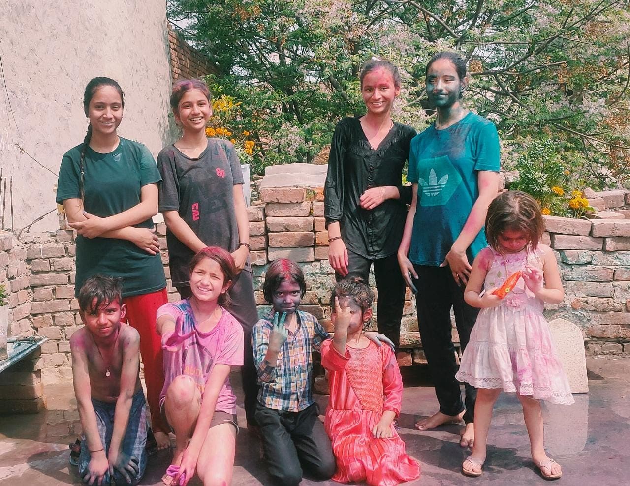 Holi 2022: अलीगढ़ में शांतिपूर्वक मनायी गयी होली, 2770 जगहों पर हुआ होलिका दहन, नहीं खुलीं शराब की बोतलें