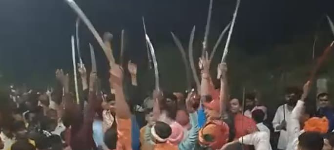 संगम नगरी के इस गांव में होली के दिन निकाला जाता है विजय जुलूस, जफर सईद की कब्र पर लोग जताते हैं आक्रोश